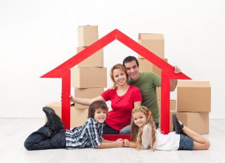 family inside the house to illustrate a home without indoor air pollution