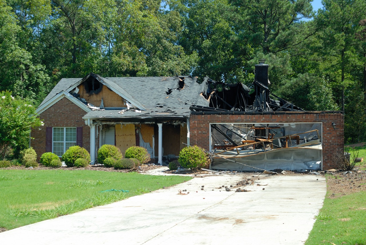 house, fire, destructions that the best home insurance companies cover